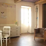 La Maison De לינה וארוחת בוקר Bazugues