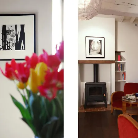 La Maison De Alojamento de Acomodação e Pequeno-almoço 3*