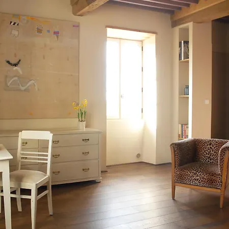 La Maison De Alojamento de Acomodação e Pequeno-almoço Bazugues